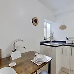 Boutique Studio Flat London Sw12,